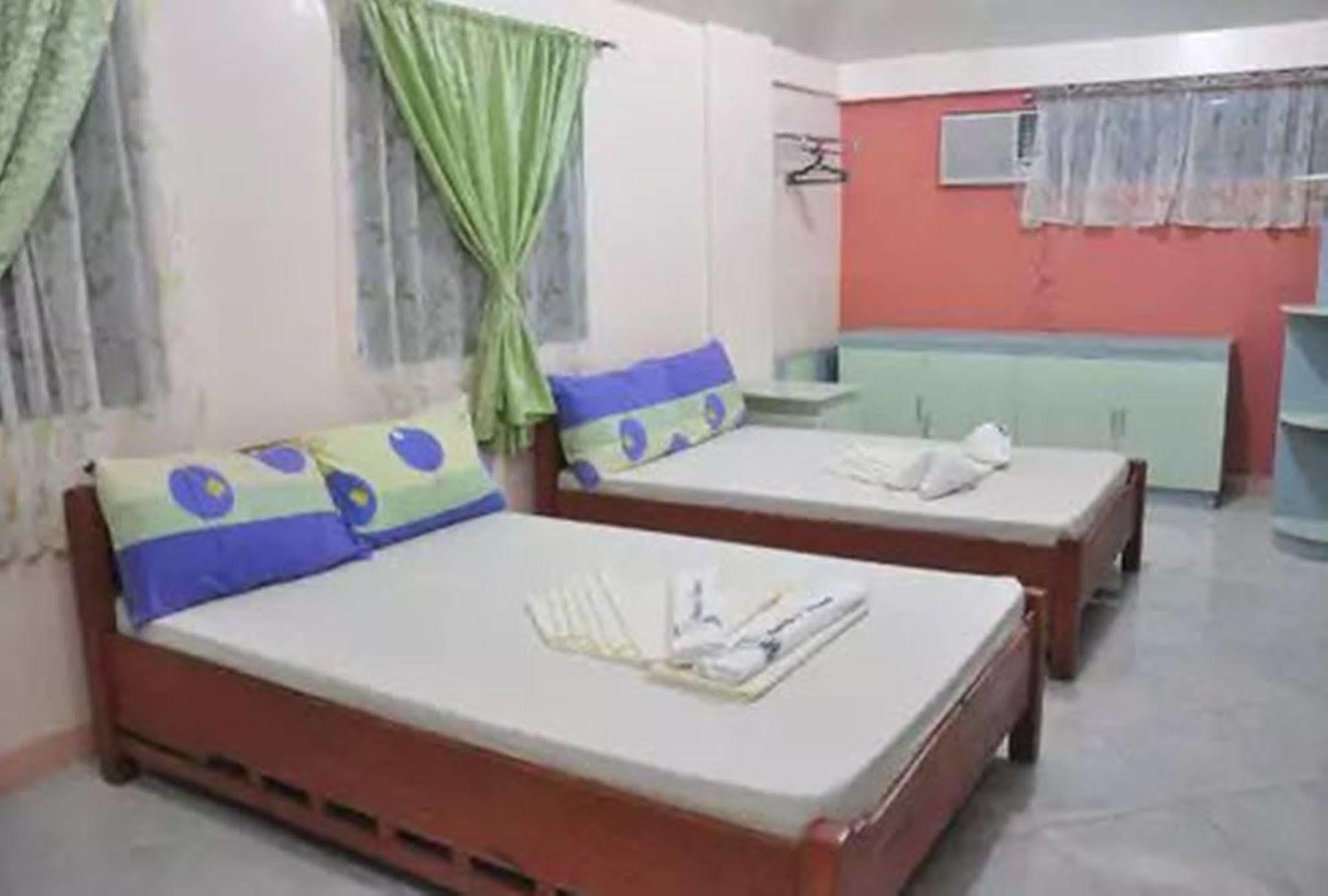 Apartelle De Francesca Puerto Galera Exterior photo