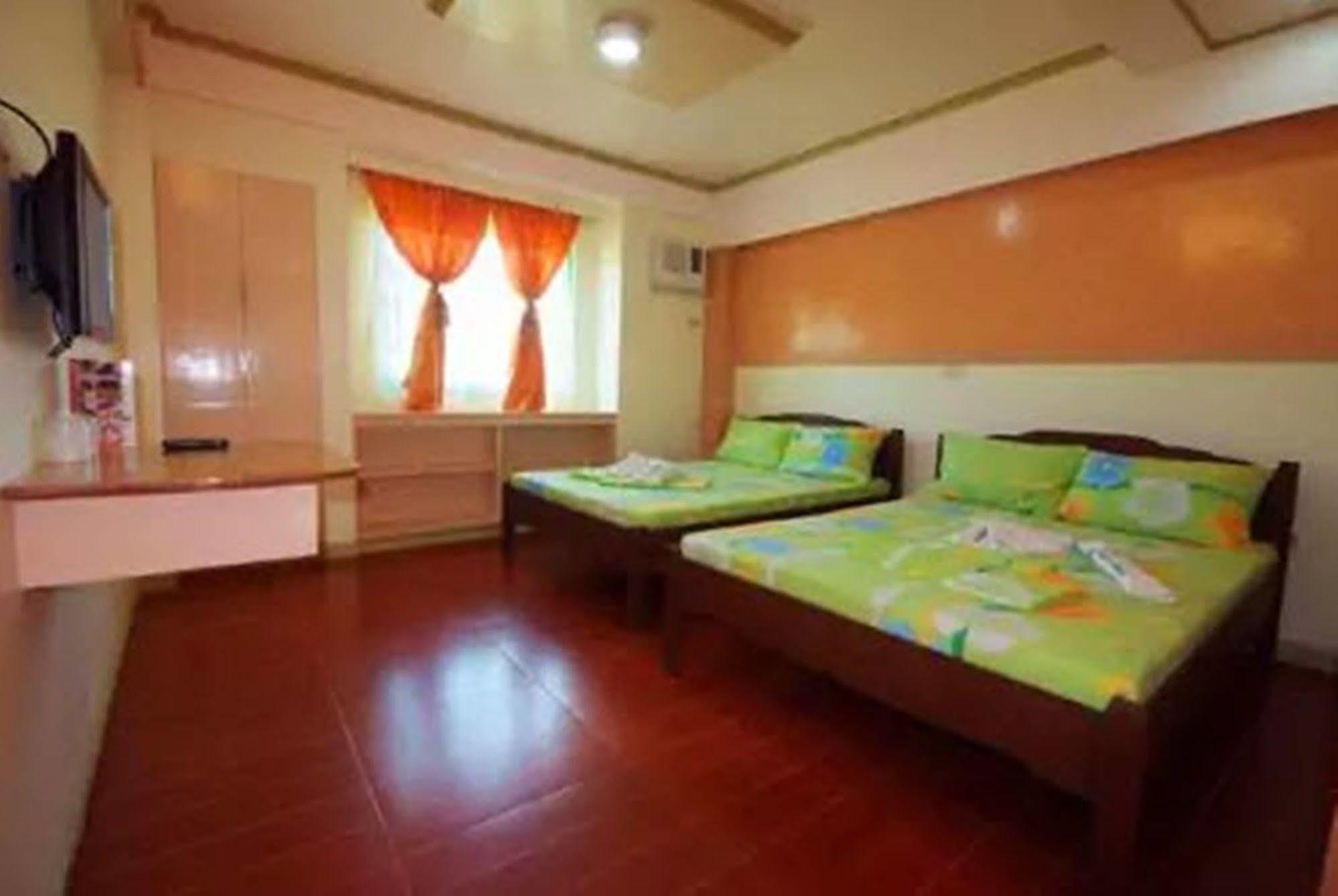 Apartelle De Francesca Puerto Galera Exterior photo