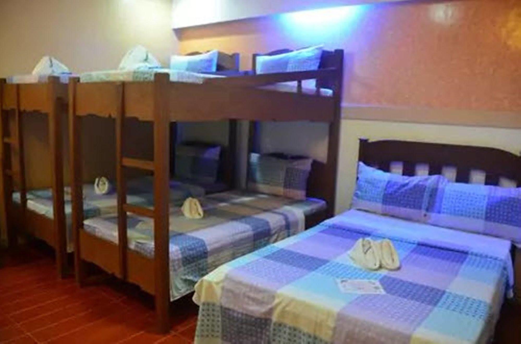 Apartelle De Francesca Puerto Galera Exterior photo